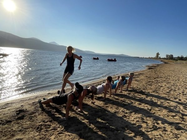 Kef Rev Beach Plank race